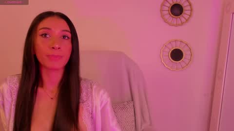 Snapshot of gorgeous_brunette chatting on January 2025 08:52:02 PM Rose online show from January 2025 08:52:02 PM