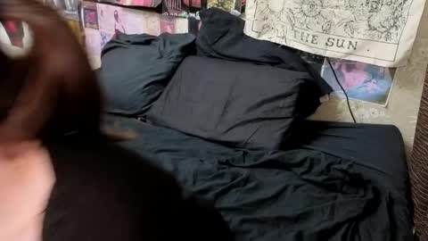 Amy online show from April 2026 07:47:02 PM