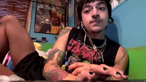 Snapshot of gothboitoy chatting on December 2024 10:25:01 PM Gothboitoy online show from December 2024 10:25:01 PM