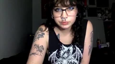 Snapshot of gothgoddessrose666 chatting on May 2026 03:35:01 AM Goddessr0se online show from May 2026 03:35:01 AM