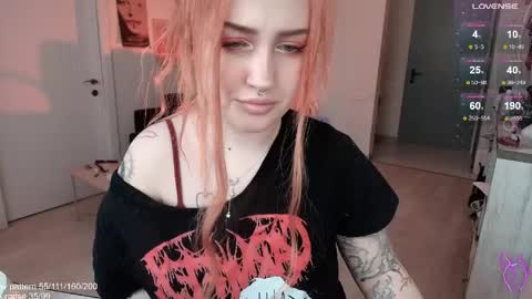 Snapshot of gothkittys chatting on April 2026 02:11:02 PM traumfrau Kira angel face devil eyes I SELL A LOT VIDEO IN GALLERY online show from April 2026 02:11:02 PM