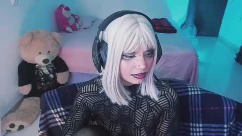 Snapshot of gothvampiredoll chatting on October 2025 08:59:01 PM Isa online show from October 2025 08:59:01 PM