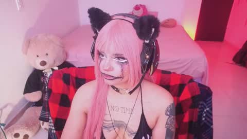 Snapshot of gothvampiredoll chatting on October 2025 05:43:01 PM Isa online show from October 2025 05:43:01 PM