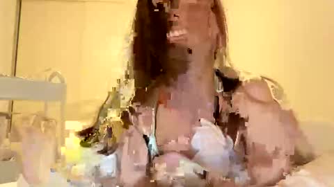 gracemeow online show from November 2025 01:24:01 PM