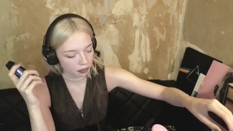 graylovescookies online show from December 2024 07:43:02 PM