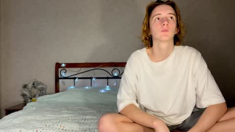 Snapshot of grayzee_ chatting on December 2024 10:49:01 AM Gray and Milly online show from December 2024 10:49:01 AM