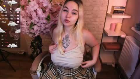 Snapshot of green_eyes_twinkl chatting on May 2026 01:30:02 PM Lina 3 online show from May 2026 01:30:02 PM