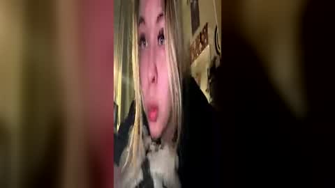 Snapshot of green_eyes_twinkl chatting on June 2026 10:49:02 PM Lina 3 online show from June 2026 10:49:02 PM
