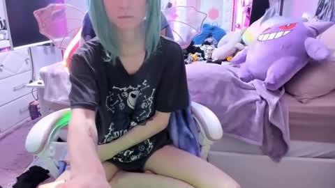 GreenEyedLovexo online show from April 2026 09:35:01 PM