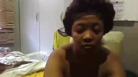 Snapshot of greenismypink chatting on May 2026 11:15:01 AM Greenismypink online show from May 2026 11:15:01 AM