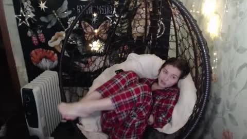 Lina online show from November 2025 12:37:02 PM