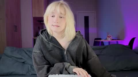 Snapshot of gregory_byyrd chatting on October 2025 09:06:01 PM Greg-independent model online show from October 2025 09:06:01 PM