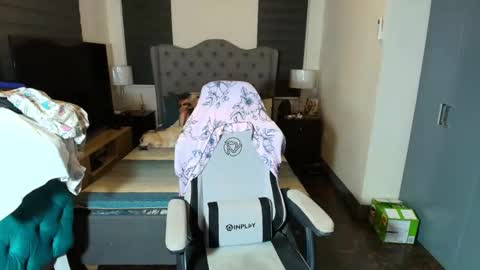 Snapshot of greta_v chatting on November 2025 10:09:01 AM greta_v online show from November 2025 10:09:01 AM