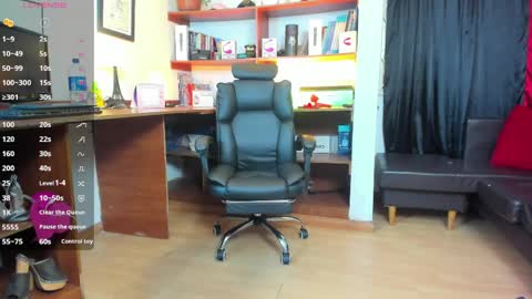 greta_voss online show from April 2026 07:44:01 PM