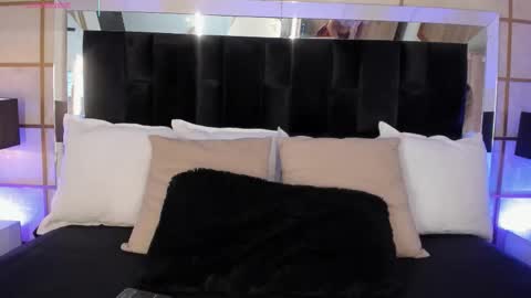 Greta Velvet  online show from October 2025 06:40:01 PM