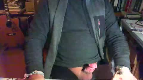 Snapshot of greyhounddog chatting on November 2025 05:27:01 PM greyhounddog online show from November 2025 05:27:01 PM