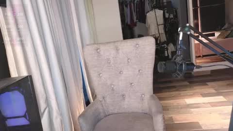 Greyslopez online show from October 2025 08:38:01 PM