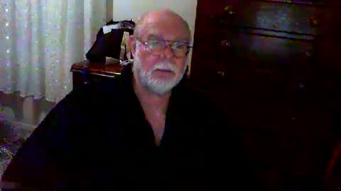 Snapshot of gtnolder60 chatting on April 2026 01:42:02 AM Gary online show from April 2026 01:42:02 AM