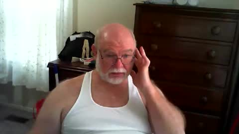 Snapshot of gtnolder60 chatting on May 2026 01:19:01 PM Gary online show from May 2026 01:19:01 PM