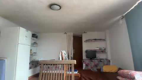 guardiannif_ online show from February 2026 01:04:01 PM