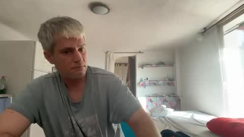 guardiannif_ online show from February 2026 04:35:02 PM