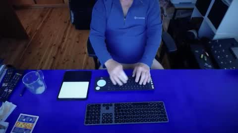 guesswhatigot2 online show from September 2025 01:43:01 AM