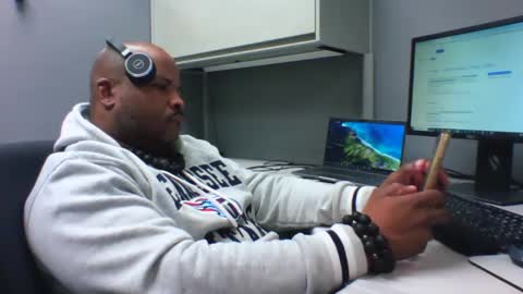 Snapshot of guidedhandstech chatting on February 2025 03:08:02 PM guidedhandstech online show from February 2025 03:08:02 PM