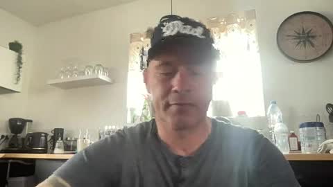 Snapshot of guil0 chatting on July 2026 06:48:01 PM guil0 online show from July 2026 06:48:01 PM