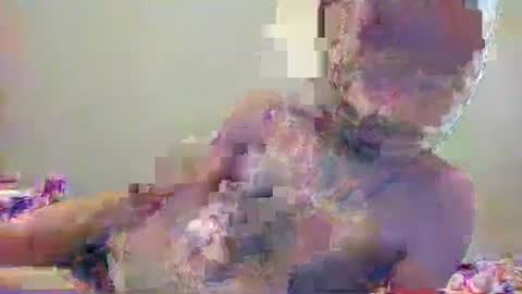 Snapshot of guil67728799 chatting on December 2024 08:25:02 PM guil67728799 online show from December 2024 08:25:02 PM