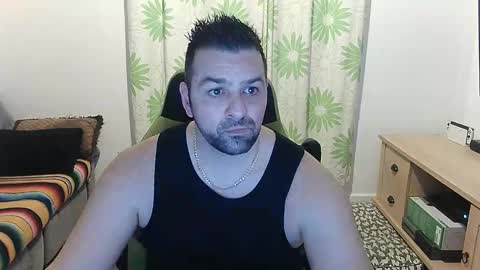 Snapshot of guillaume666286050 chatting on February 2026 05:11:02 AM guillaume666286050 online show from February 2026 05:11:02 AM