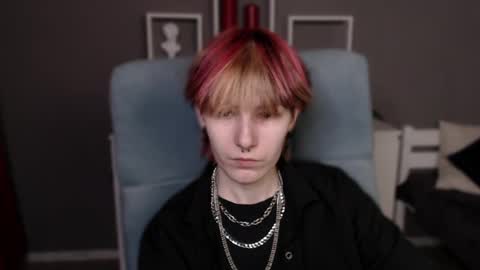 guitarandangell online show from April 2026 07:22:01 PM