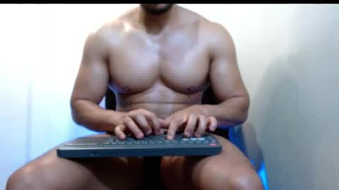 holl latino online show from May 2026 04:59:02 PM