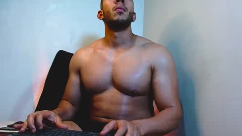 holl latino online show from June 2026 05:20:02 AM
