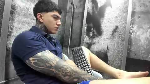 Snapshot of gury_tattoo chatting on June 2026 11:35:02 PM Gury online show from June 2026 11:35:02 PM