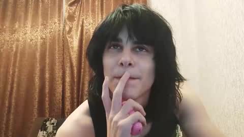 gushill_ online show from November 2025 11:48:02 PM