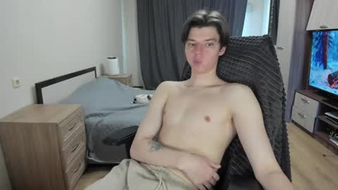 guy_liam1 online show from April 2026 08:18:02 AM