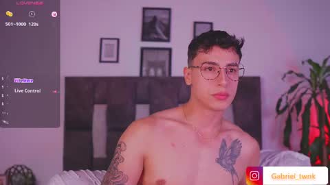Snapshot of guy_twinks chatting on August 2026 04:00:01 AM Gabriel online show from August 2026 04:00:01 AM