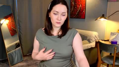 Snapshot of gwen_lady chatting on November 2025 01:00:01 PM Sweety Kitty online show from November 2025 01:00:01 PM