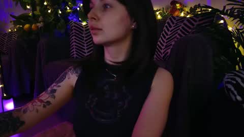 gwenhilton online show from March 2025 05:50:02 AM