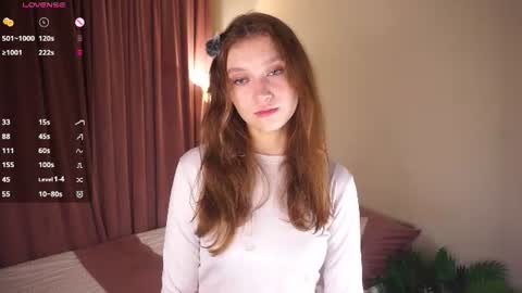 Snapshot of gwennielove chatting on July 2026 05:23:02 PM Molly online show from July 2026 05:23:02 PM