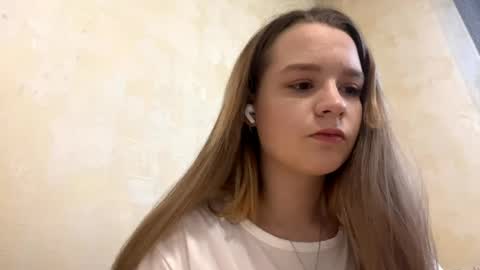 Snapshot of gwenntimon chatting on June 2026 08:05:02 AM Naomi online show from June 2026 08:05:02 AM