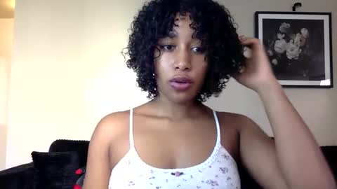 gyalxoxo online show from December 2025 03:40:02 PM