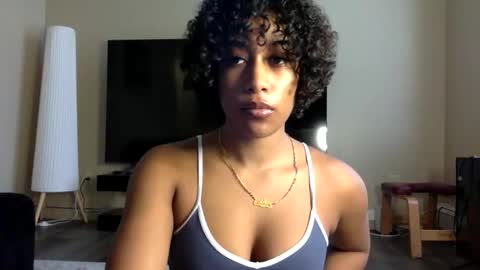 gyalxoxo online show from February 2026 06:15:02 PM