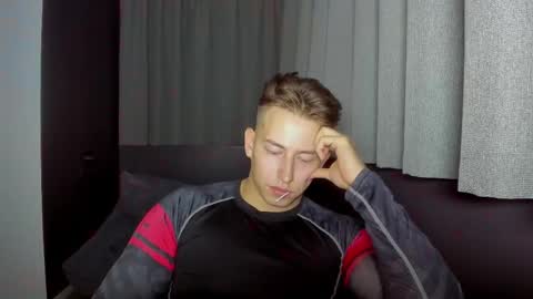 Oliver online show from September 2025 07:04:01 PM