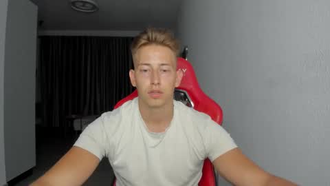 Oliver online show from November 2025 07:46:02 PM