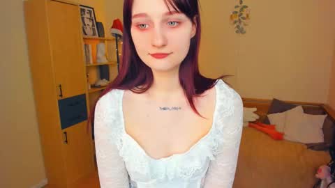 Kelly  Lilly online show from March 2026 07:11:01 PM