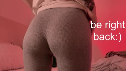 Snapshot of h2h0e chatting on December 2024 06:49:01 PM Lana online show from December 2024 06:49:01 PM