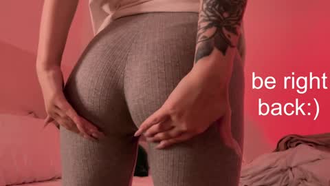 Snapshot of h2h0e chatting on January 2025 07:13:02 PM Lana online show from January 2025 07:13:02 PM