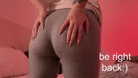 Snapshot of h2h0e chatting on February 2025 07:05:02 PM Lana online show from February 2025 07:05:02 PM