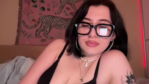 Helga online show from March 2026 04:01:02 PM